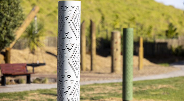 Te Pane o Mataoho / Te Ara Pueru / Māngere Mountain - Kī-o-rahi pou - a pole that features on the kī-o-rahi field.