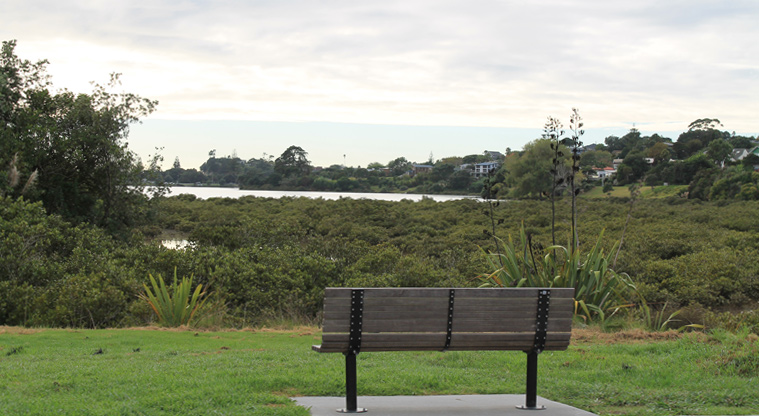 Metro Park East - Benches alongside the path overlooking the water. Photo credit: M Loubser.