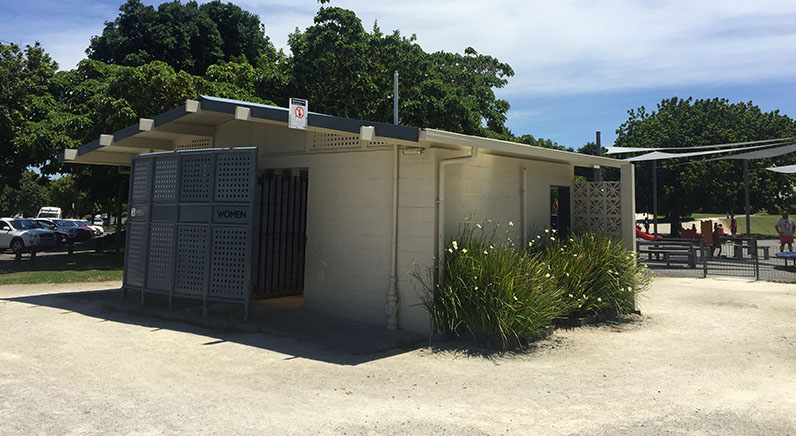 Mt Albert War Memorial Park – Toilet block next to the playground