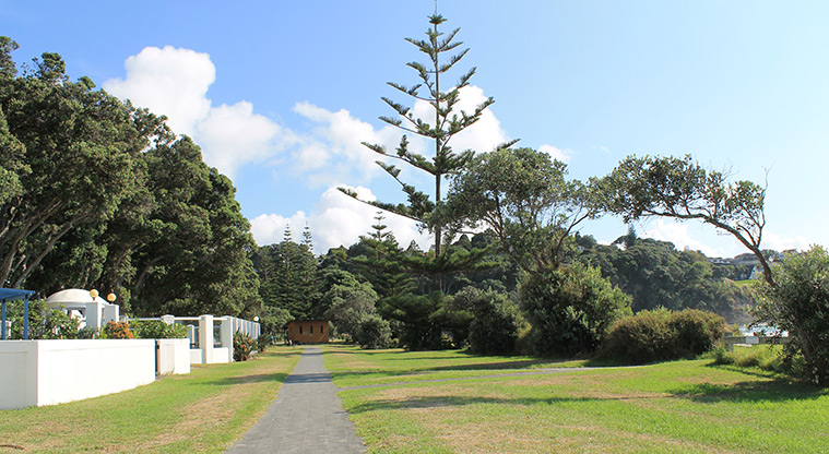 Ōrewa Marine Parade Reserve - Section of the walkway along the length of the reserve.