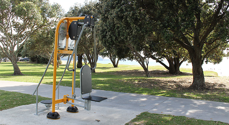 Ōrewa Reserve - Bench press machine that makes up part of the group of fitness equipment. Photo credit: M Loubser.