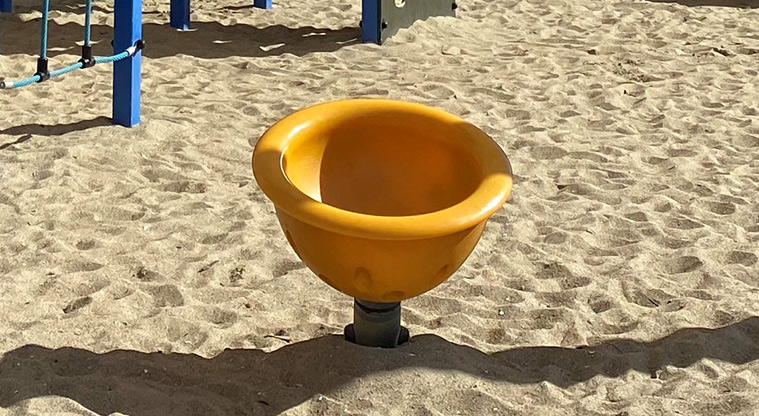 Palm Beach Reserve - Spinning egg cup. Photo credit: T Hodder.