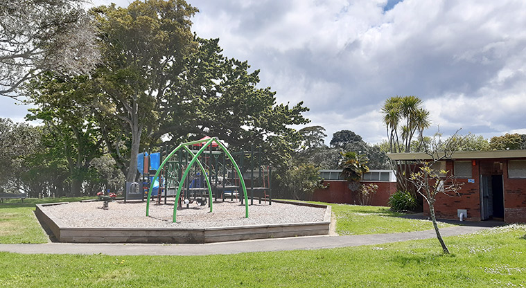 Pt Erin Park - Playground with toilets to the right, and trees and open space. Photo credit: T Hodder.