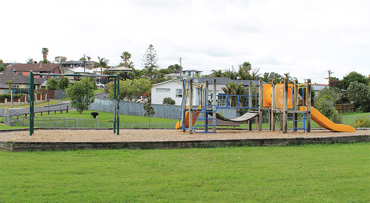 Rosario Reserve - Playground with two slides, covered tunnel, wooden walking bridge, climbing walls and swings. Photo credit: M Loubser.