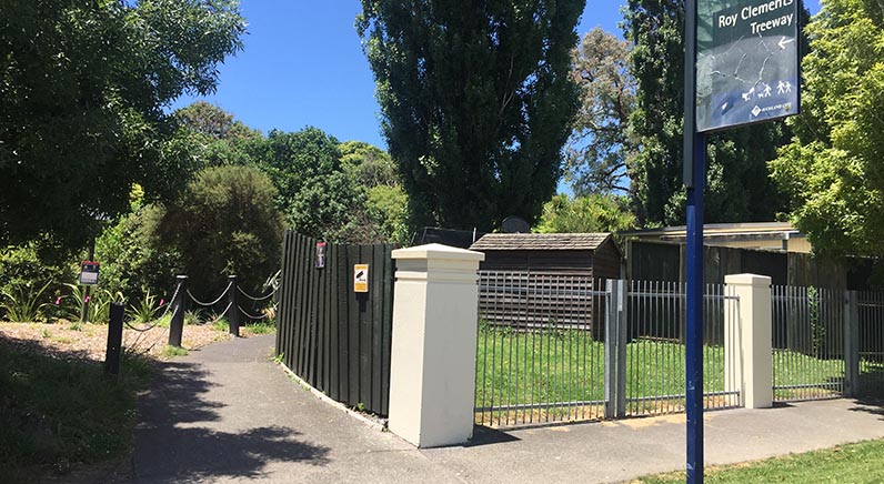 Roy Clements Treeway – The Alberton Avenue entrance to the treeway.