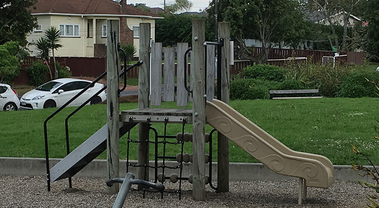 Sainsbury Reserve - Play tower for small children with steps, climbing net and slide. Photo credit: S Hulse.