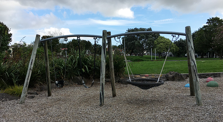 Sainsbury Reserve - Set of three swings. Photo credit: S Hulse.