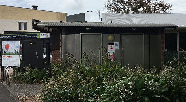 Sandringham Reserve - Toilets with the community noticeboard on the left. Photo credit: S Hulse.