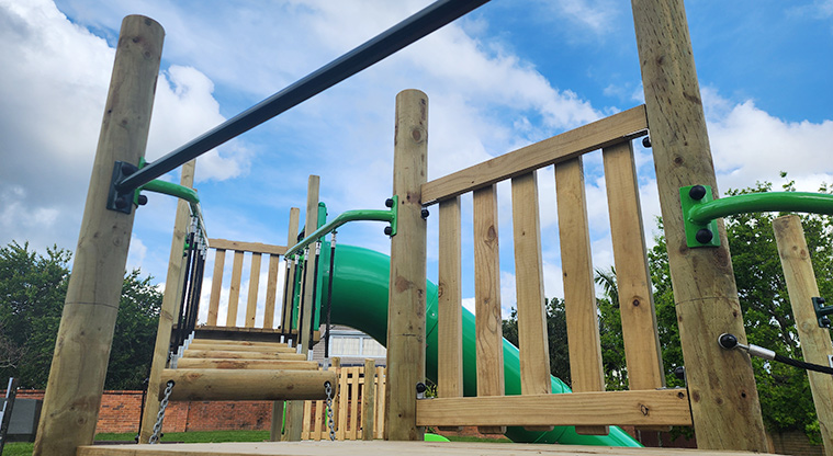 Santa Cruz Park - Section of the wobble bridge on the high play module.