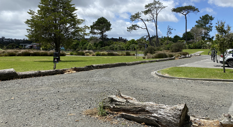 Te Rangi Hiroa – Car park accessed off Birdwood Road. This is a gravel car park.