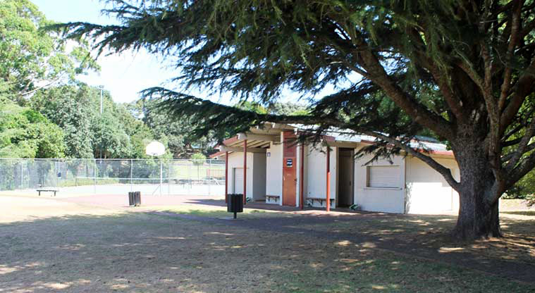 Three Kings Reserve - accessible toilets alongsIde Mt Eden Road.