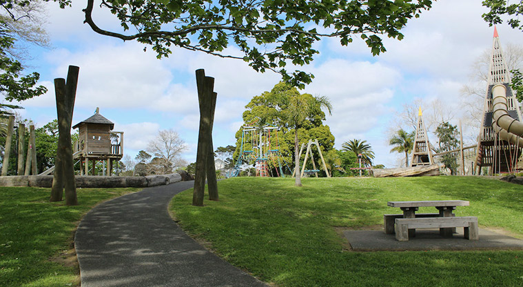 Tūī Glen Reserve - Section of path leading up to the large playground in the background.