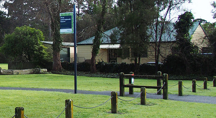 Waimoko / Urlich Esplanade Reserve - Entrance to the reserve. Photo credit: T Hodder.