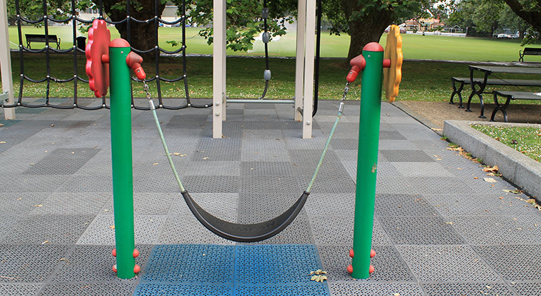 Victoria Park - Low sling swing. Photo credit: M Loubser.