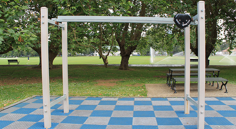 Victoria Park - Track glider. Photo credit: M Loubser.