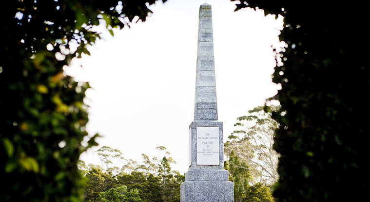 Waikumete Cemetery – Cenotaph situated in the Serviceman's Cemetery (unveiled on ANZAC Day 1921).