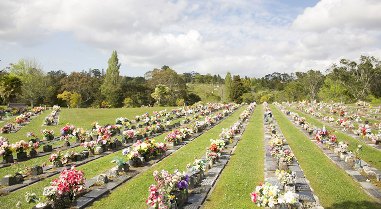 Waikumete Cemetery – Cremation garden and lawn.