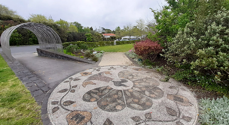 Wainoni Park North - Tiled area and an archway by the entrance to the car park.