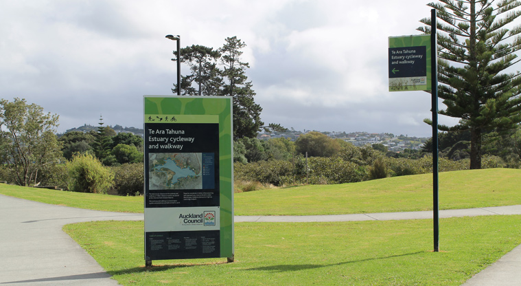 Western Reserve - Beginning of Te Ara Tahuna Estuary cycleway and walkway. Photo credit: M Loubser.