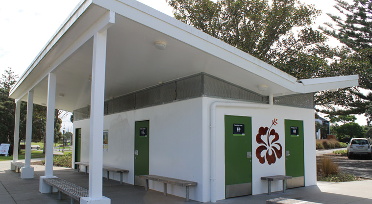 Western Reserve - Toilets, changing room and beach shower. Photo credit: M Loubser.