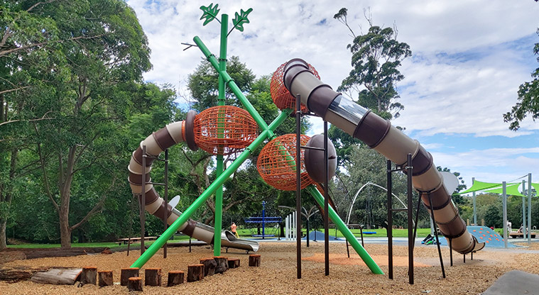 Western Springs Lakeside - Large playground at the northern end of the park.