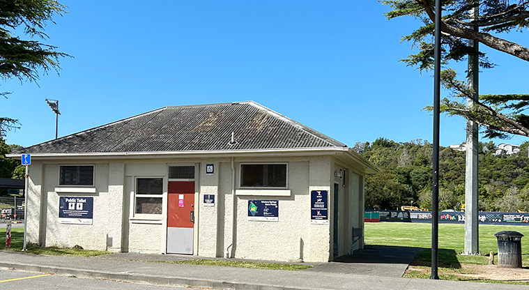 Western Springs Outer Fields - Public toilet block. Photo credit: S Hulse.