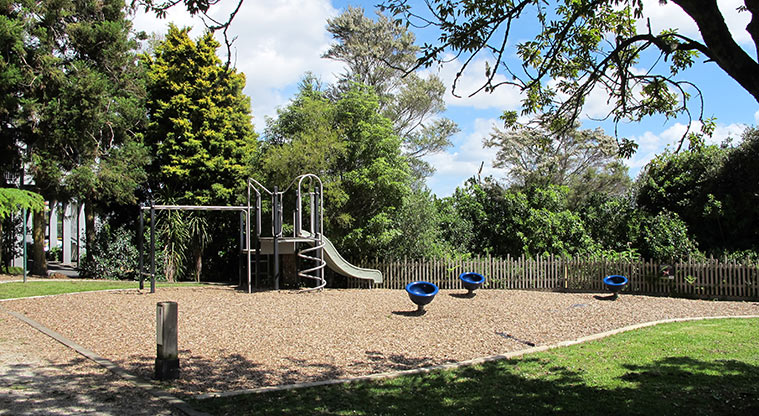 Albany Village Path - Children’s playground at Kell Park at the start of the path.