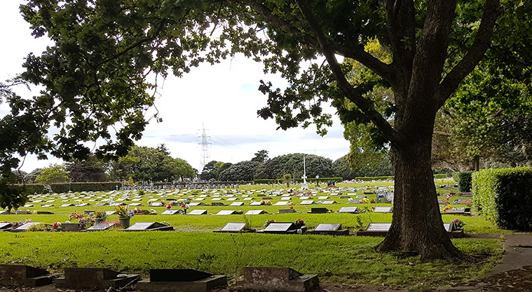 Ambury to Waikaraka Path - Waikaraka Cemetery.