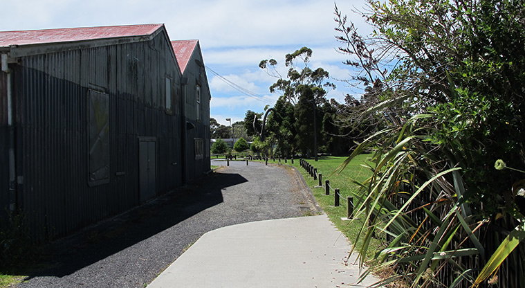 Birdwood Path - Link through the carpark to Glen Road