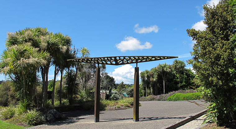 Botanic Gardens East Sculpture Path - Virginia King, Waka (2001)