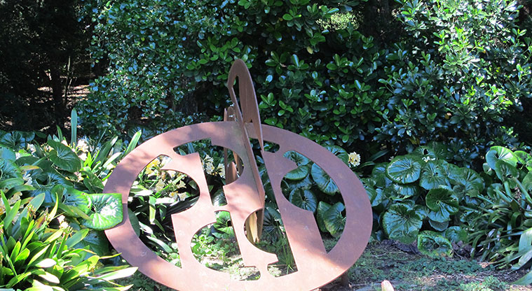 Botanic Gardens East Sculpture Path - Dr Richard Cooper, Awhi Rito (2007)