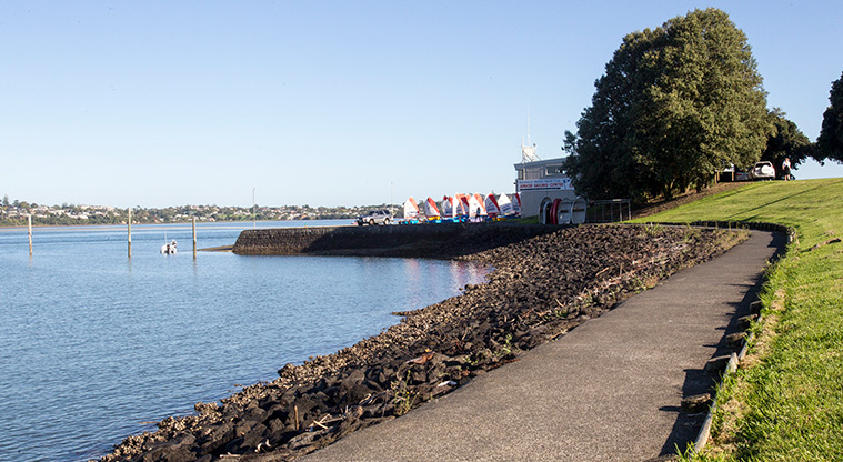 Bucklands Beach Path - Path alongside water at “Little Bucklands”