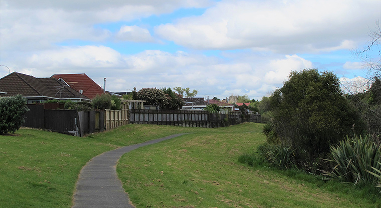 Cascades Path - Path start.