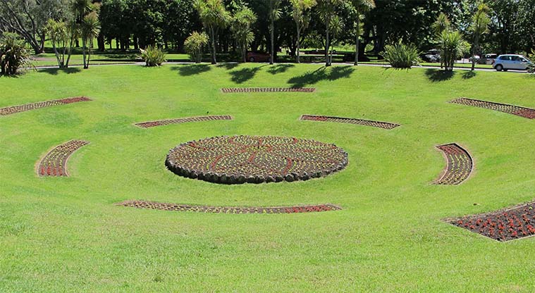 Coast to Coast Path (Cornwall Park to Manukau Harbour) – Sunken garden in the centre of the roundabout coming off Pōhutukawa Drive.