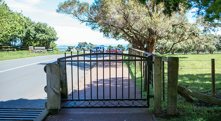 Cornwall Park Loop Path - Gates and cattle stops