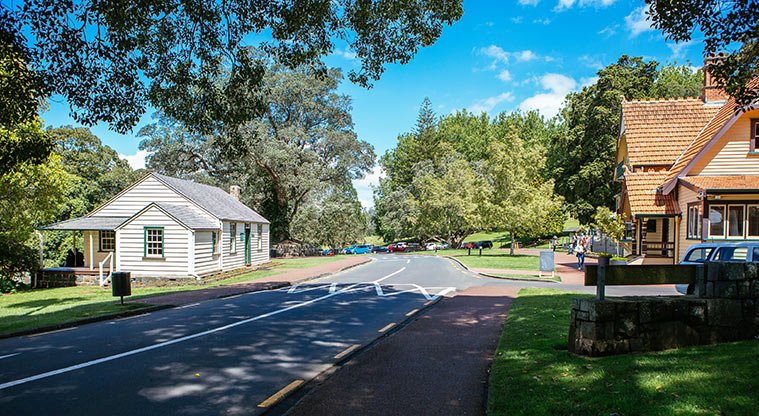 Cornwall Park Loop Path - Path past the Discovery Hub ‘Huia Lodge’