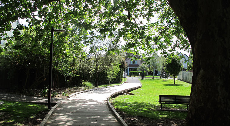 Dominion Road Loop Path - Path through Paddington Green.
