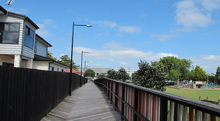 Dominion Road Loop Path - Path behind Mt Roskill Grammar connecting to Frost Road.