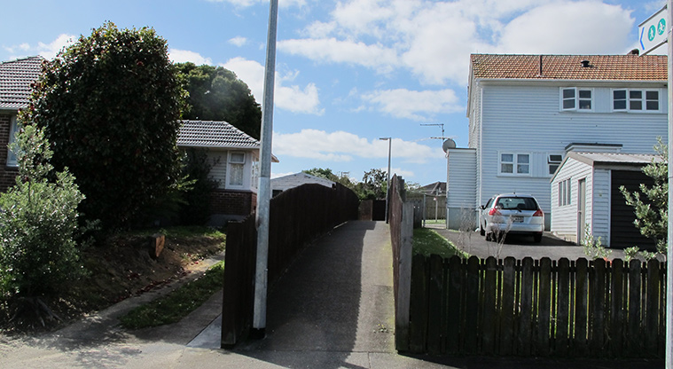 Dominion Road Loop Path - Access way looping back to Mt Albert Road.