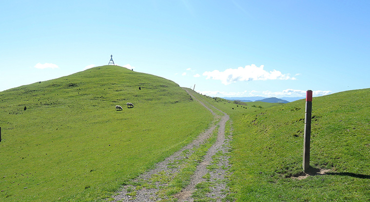 Duder Farm Path - Path up to the Trig station