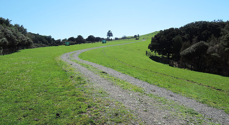 Duder Farm Path - Farm track