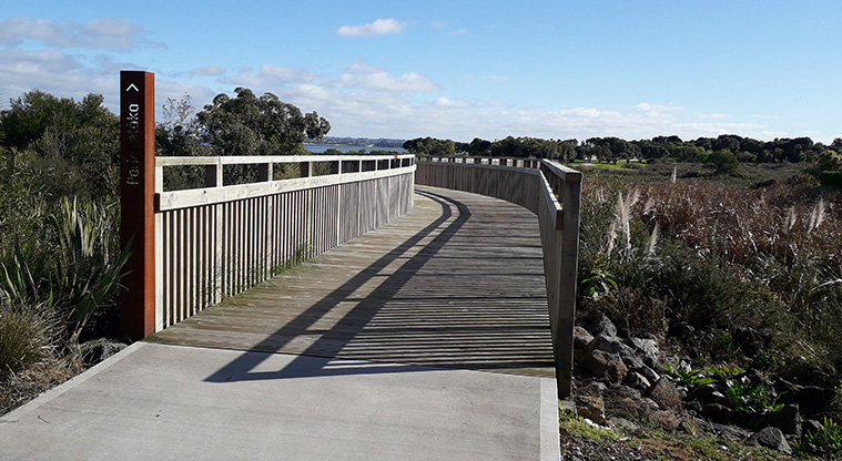 Eric Armishaw to Waterview Path - Entrance to the boardwalk returning from Waterview.