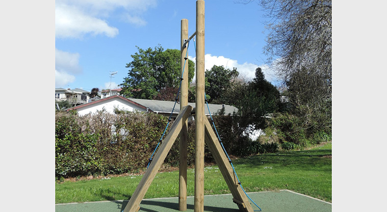 Fowlds Park Path - Exercise equipment.