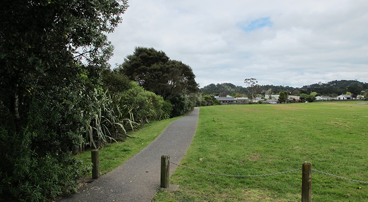  Te Ara Hono / Glen Eden to Kaurilands Path - Follow the route through the car park.