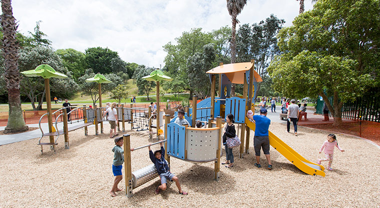 Grey Lynn Greenway Path - Great kids’ playground for all ages with flying fox.