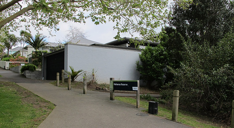 Grey Lynn Greenway Path - Entry to Hakanoa Reserve.