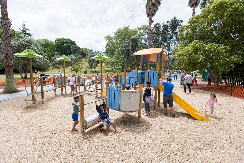 Grey Lynn to Pt Erin Path - The playground at Grey Lynn Park.