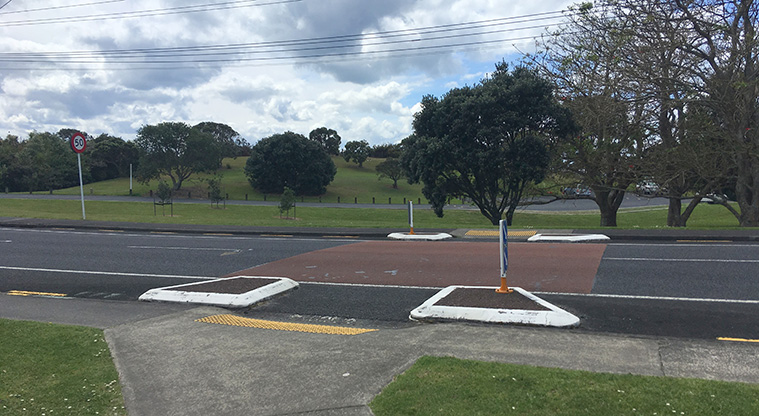 Gulf Harbour Path – Cross Whangaparāoa Road.