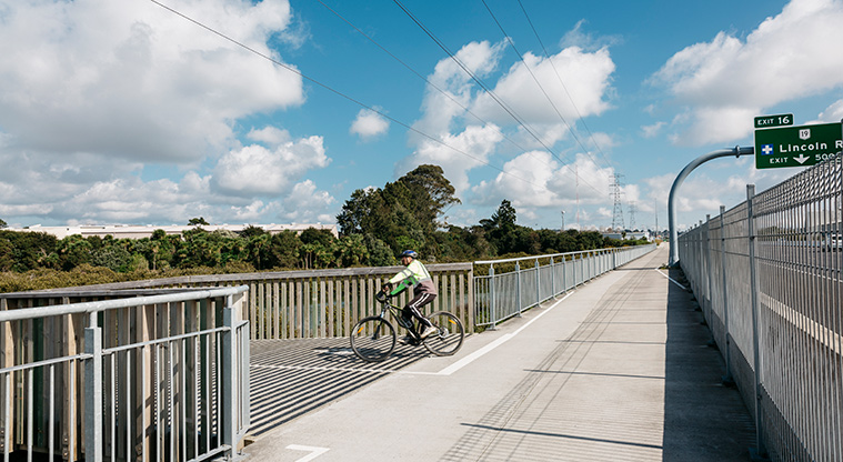 Henderson Creek Path - Path start or alternative turn around point.