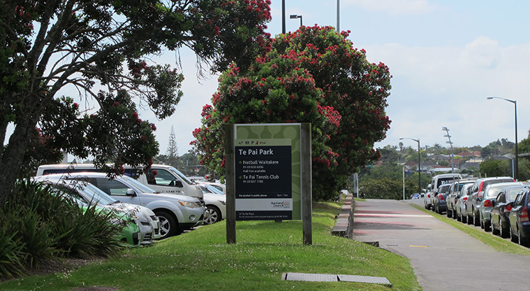 Henderson Loop Path - Path start outside Te Pai Park (Te Pai Place).